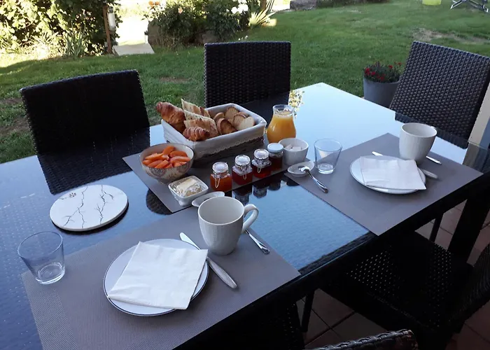 Les Logis De Lea Bed and Breakfast Saint-Beauzely